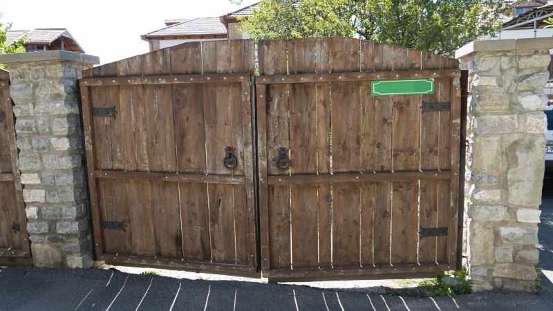 Gate Staining in Waco, TX
